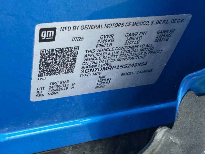 Chevrolet Equinox EV Vehicle Full-screen Gallery Image 24