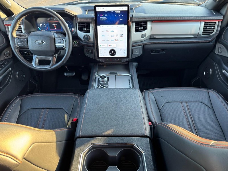 Ford Expedition Vehicle Full-screen Gallery Image 14