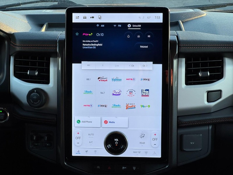 Ford Expedition Vehicle Full-screen Gallery Image 16