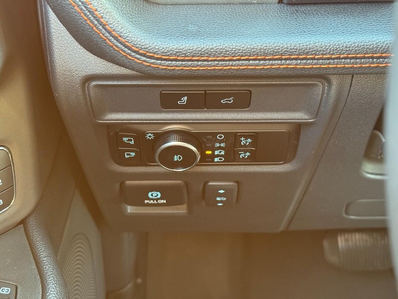 Ford Expedition Vehicle Full-screen Gallery Image 20