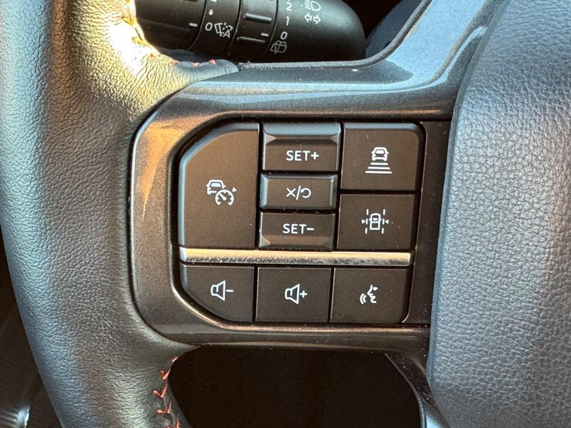 Ford Expedition Vehicle Full-screen Gallery Image 21