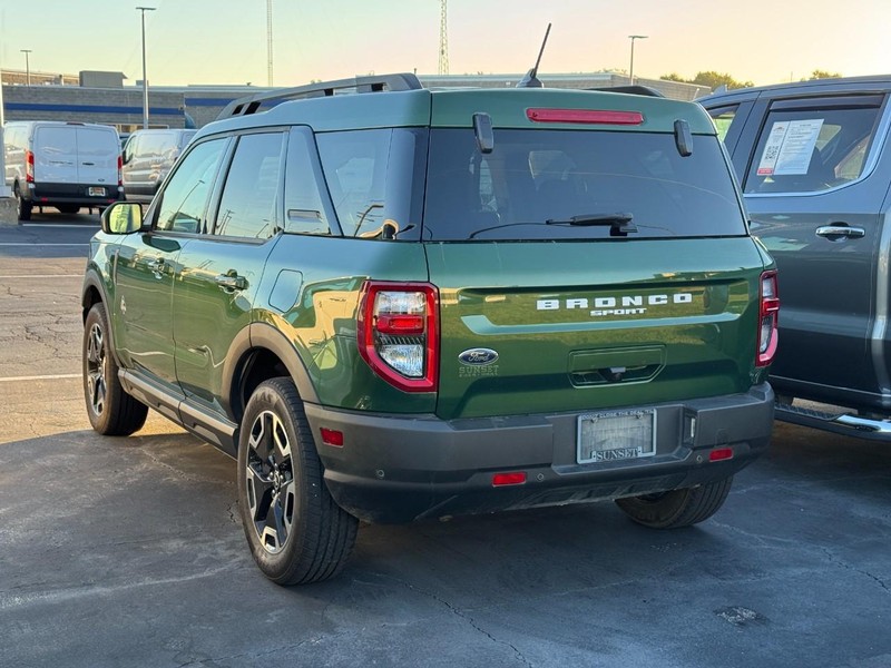 Ford Bronco Sport Vehicle Full-screen Gallery Image 04