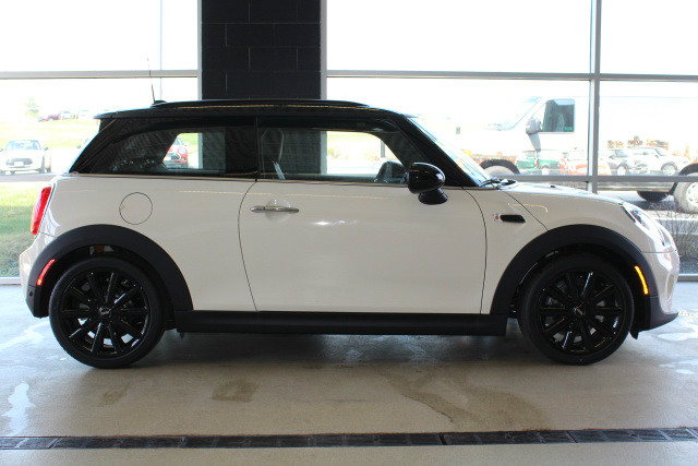 2017 MINI Cooper