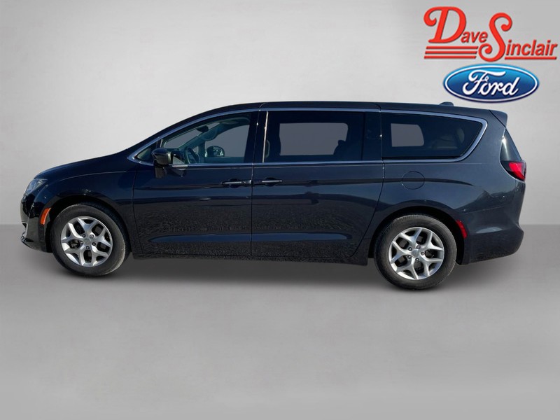 Chrysler Pacifica Vehicle Image 08