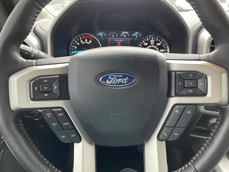 2018 Ford F-150 4WD Lariat SuperCrew photo