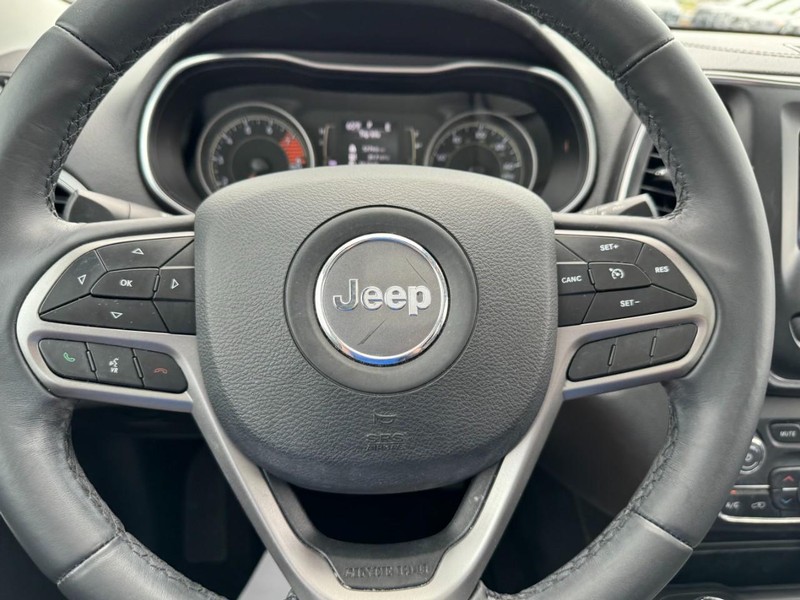 2019 Jeep Cherokee 4WD Latitude Plus photo