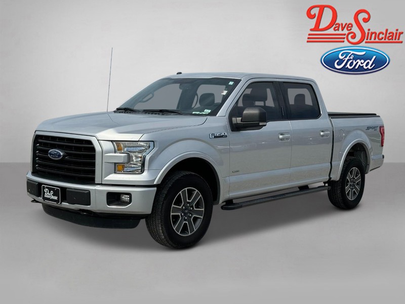 The 2016 Ford F-150 4WD XLT SuperCrew photos