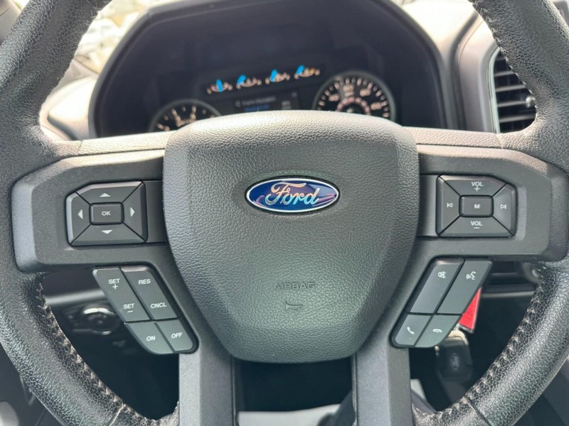 2016 Ford F-150 4WD XLT SuperCrew photo