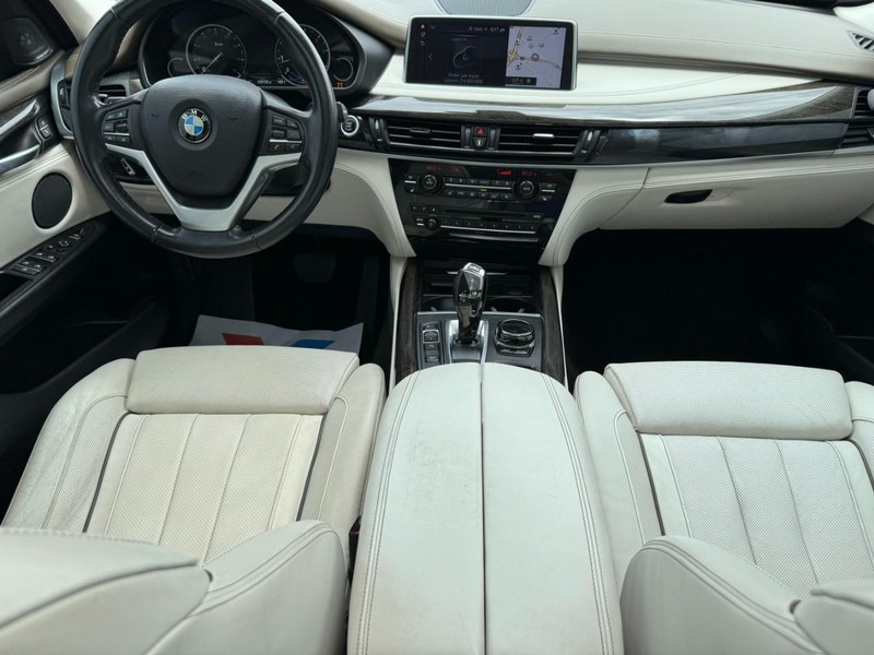 BMW X5 Vehicle Image 15