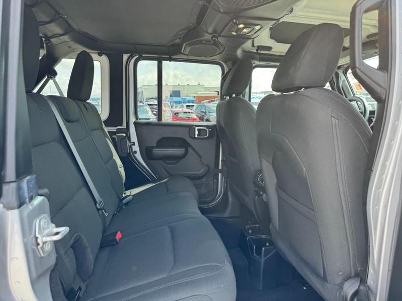 2019 Jeep Wrangler Unlimited Sport Altitude photo