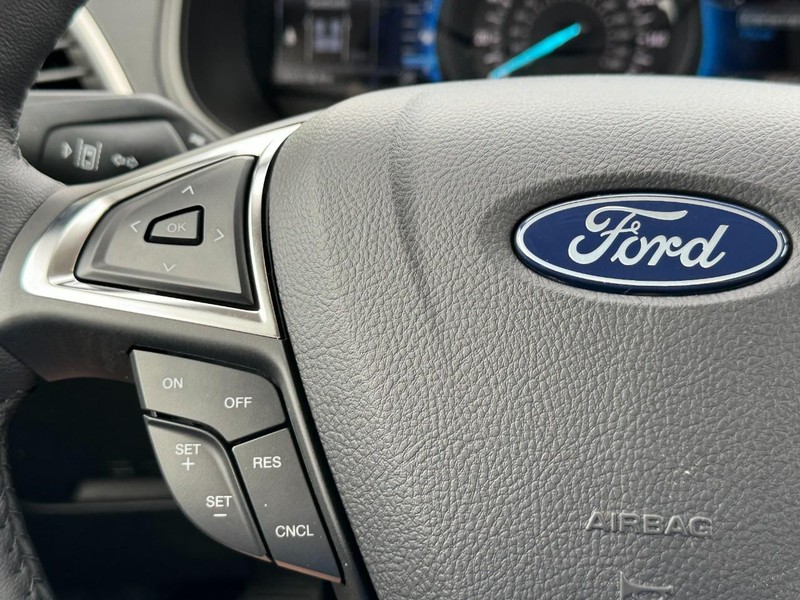 Ford Edge Vehicle Image 19