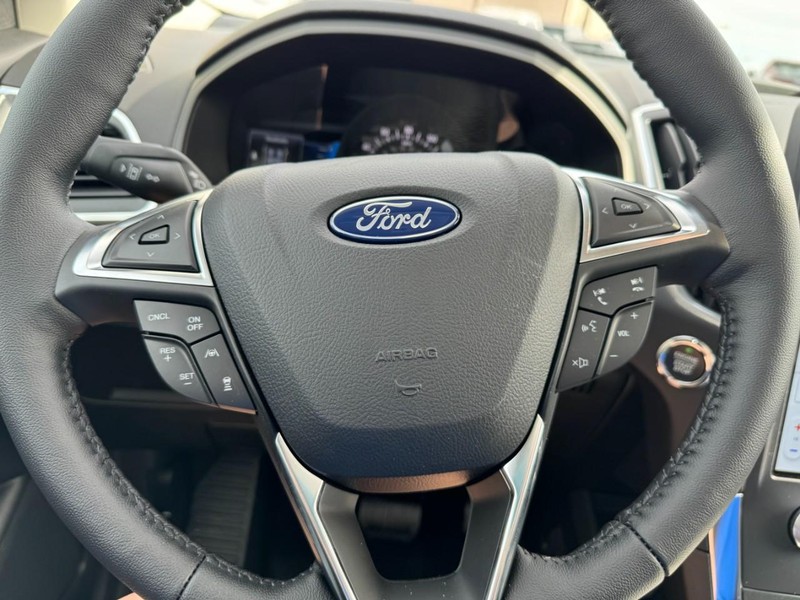 Ford Edge Vehicle Image 20