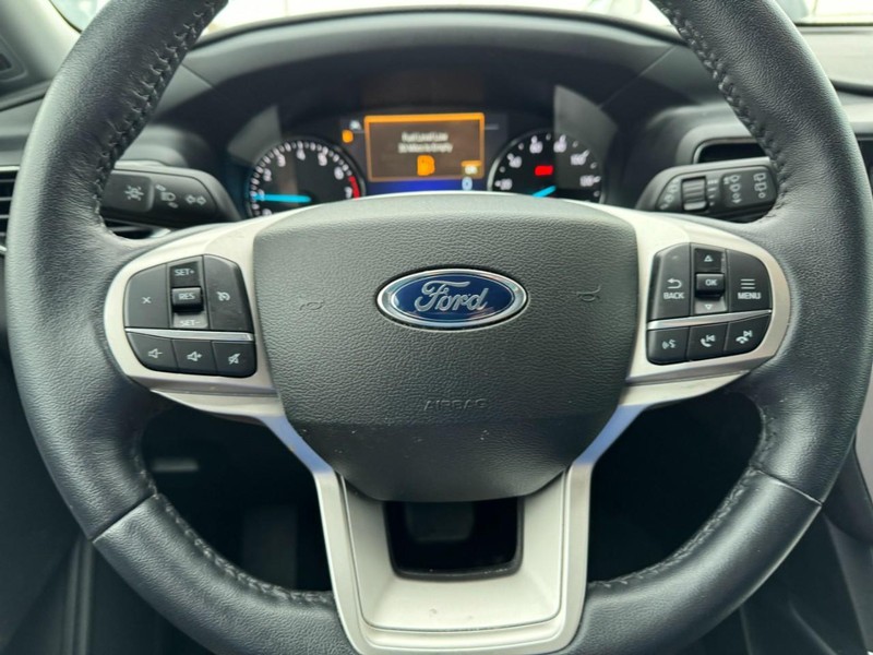 Ford Explorer Vehicle Image 19