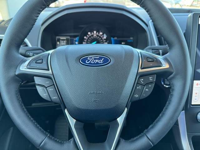 Ford Edge Vehicle Image 19