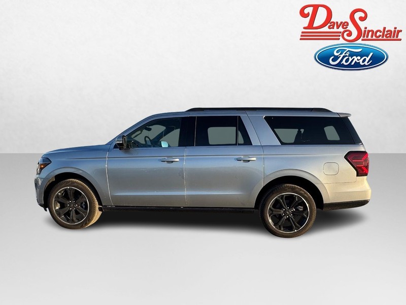 Ford Expedition Max Vehicle Image 10