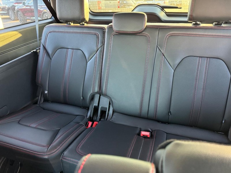Ford Expedition Max Vehicle Image 15