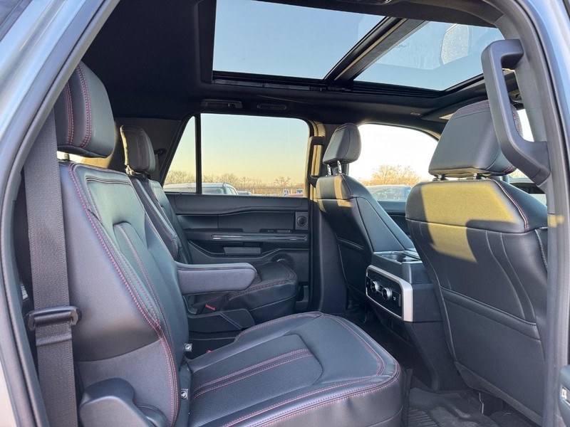 Ford Expedition Max Vehicle Image 17