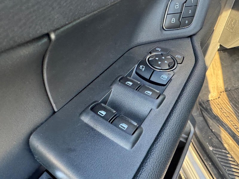 Ford Expedition Max Vehicle Image 23