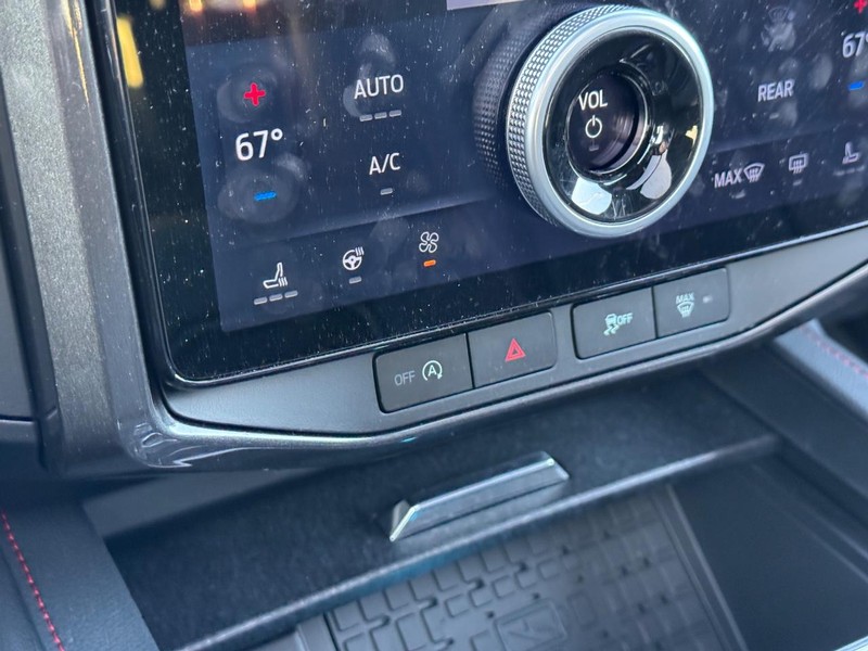 Ford Expedition Max Vehicle Image 28