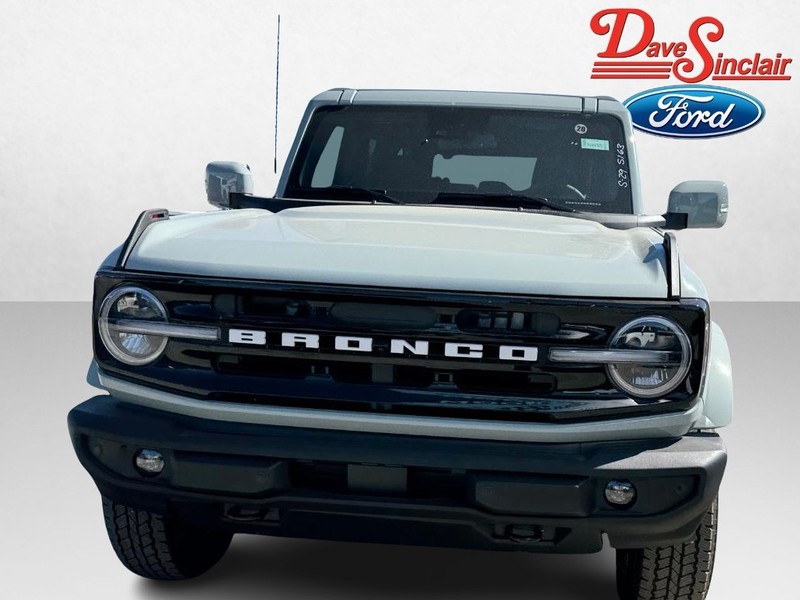Ford Bronco Vehicle Image 02