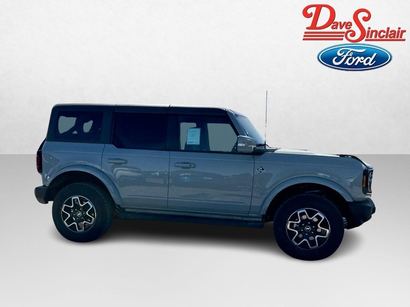 Ford Bronco Vehicle Image 05