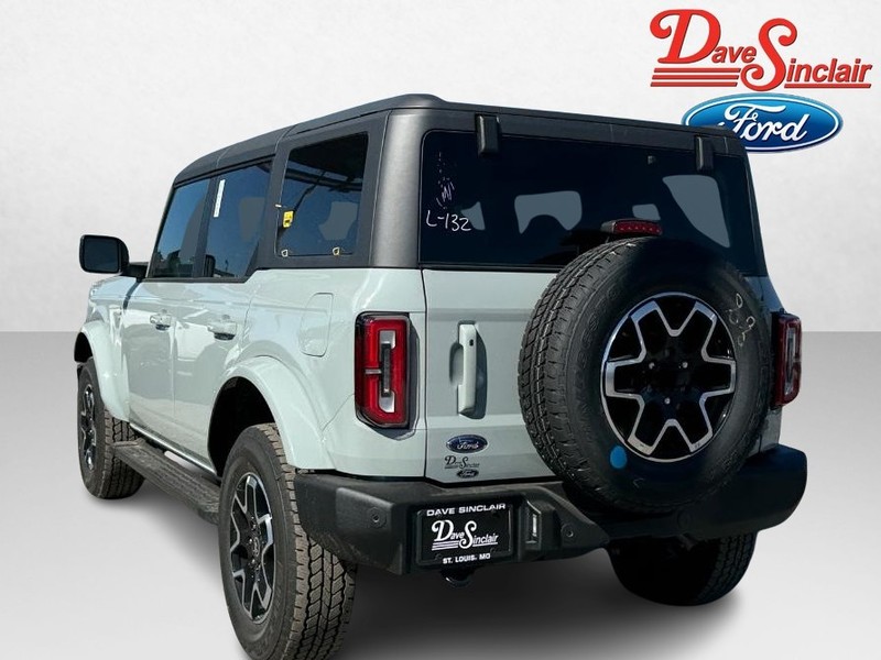 Ford Bronco Vehicle Image 09