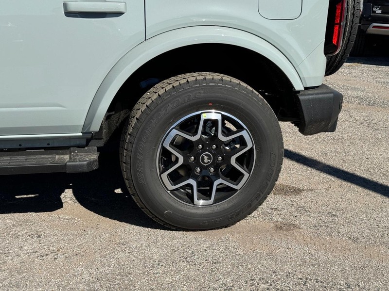 Ford Bronco Vehicle Image 11