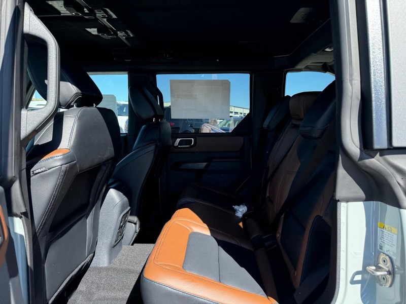 Ford Bronco Vehicle Image 12