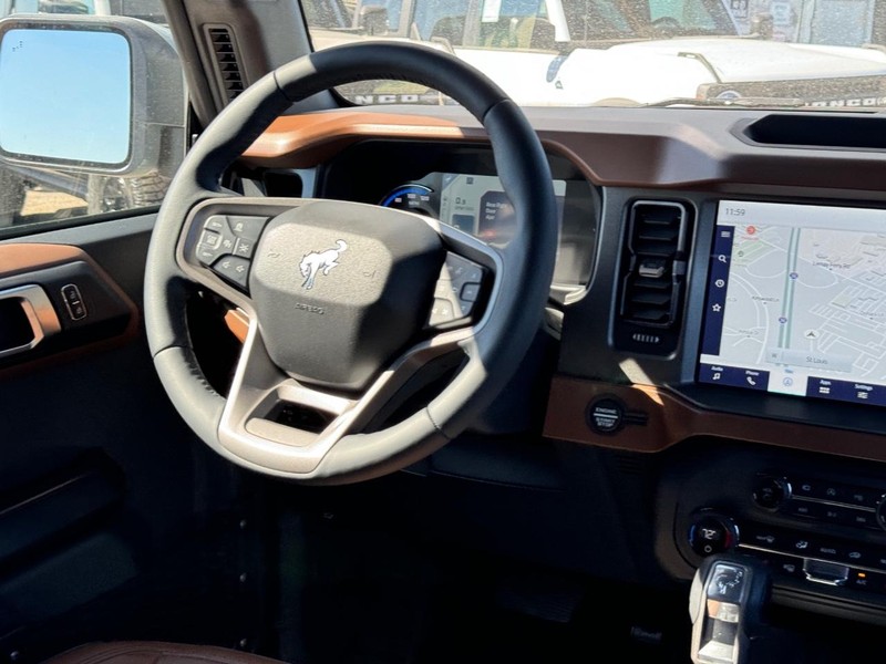 Ford Bronco Vehicle Image 15