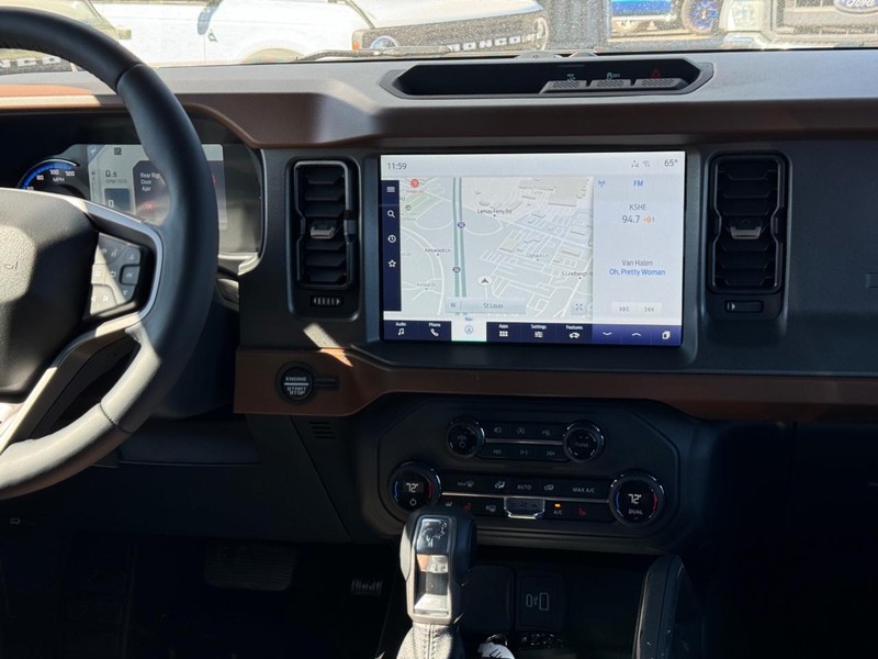 Ford Bronco Vehicle Image 16