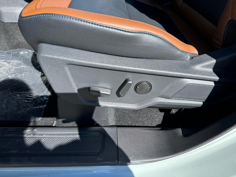 Ford Bronco Vehicle Image 18