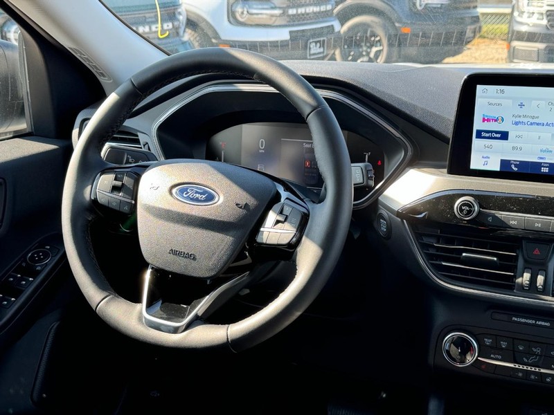 Ford Escape Vehicle Image 15