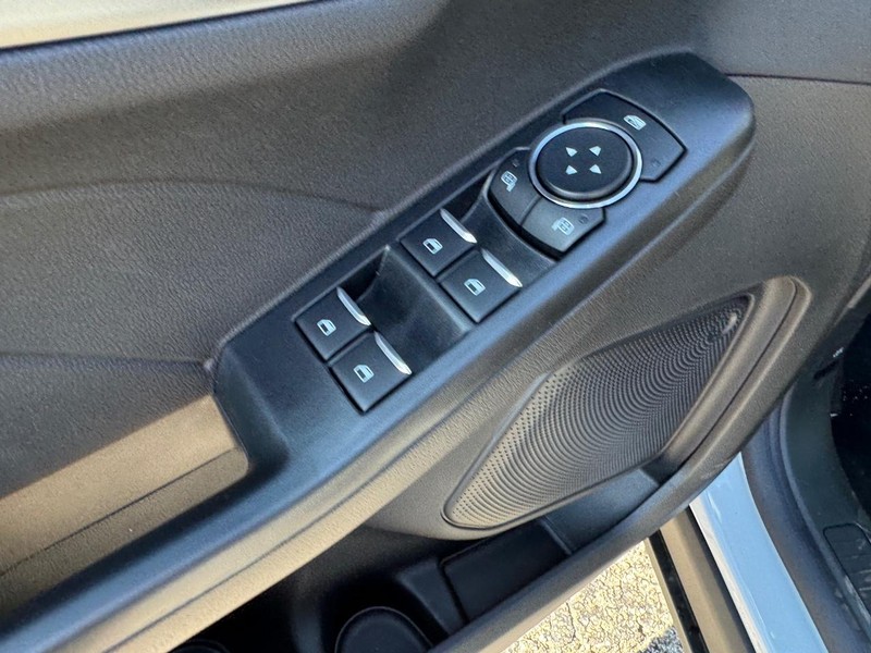 Ford Escape Vehicle Image 19