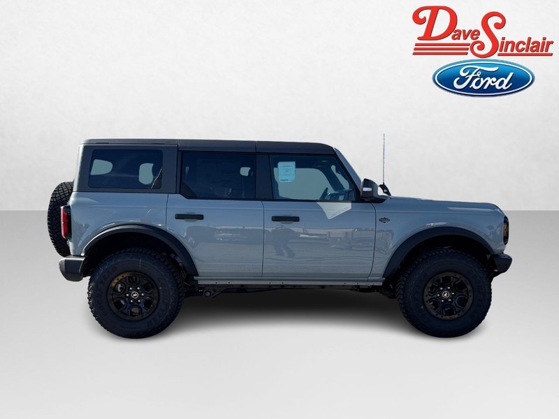 Ford Bronco Vehicle Image 05