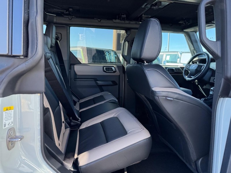 Ford Bronco Vehicle Image 13
