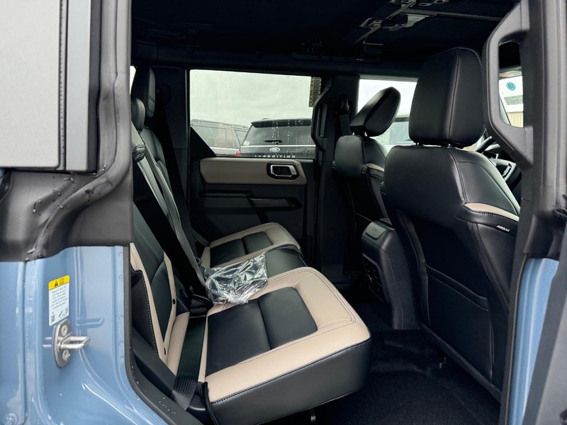 Ford Bronco Vehicle Image 13