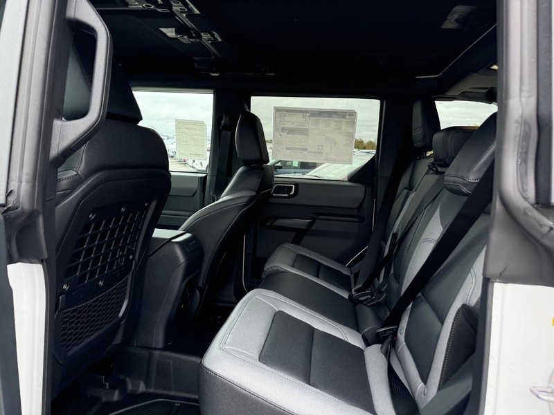 Ford Bronco Vehicle Image 12