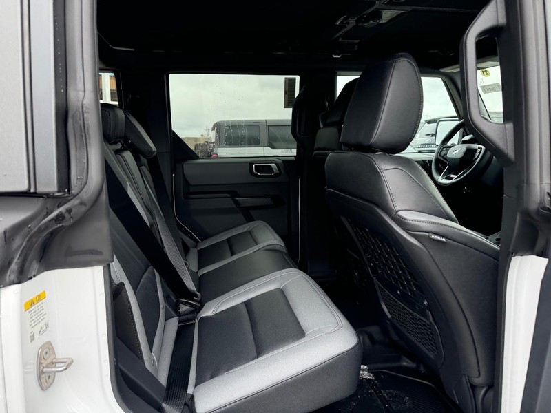 Ford Bronco Vehicle Image 13
