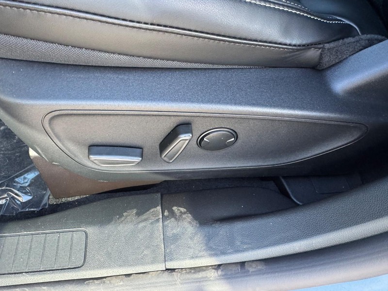 Ford Escape Vehicle Image 19