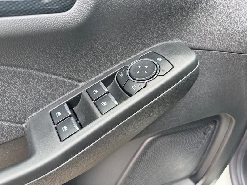 Ford Escape Vehicle Image 19