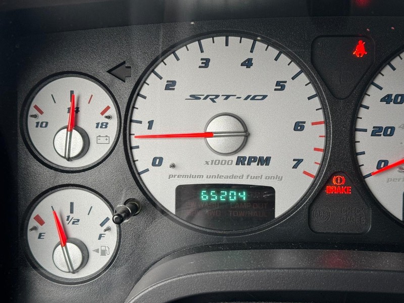 Dodge Ram SRT-10 Vehicle Image 22