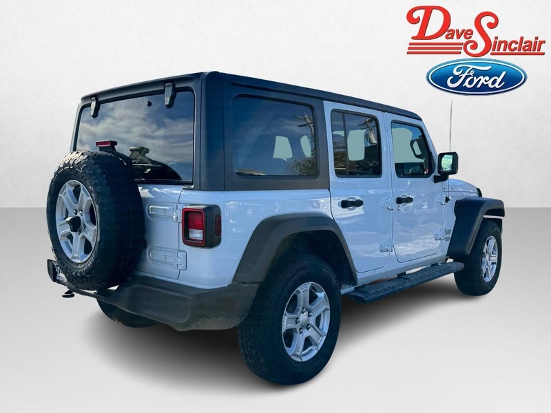 Jeep Wrangler Vehicle Image 07