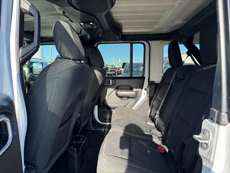 Jeep Wrangler Vehicle Image 12