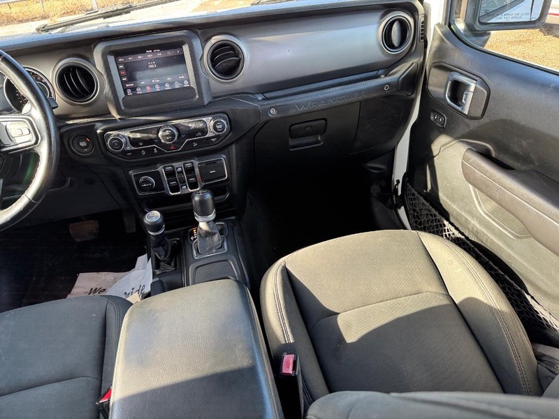 Jeep Wrangler Vehicle Image 18