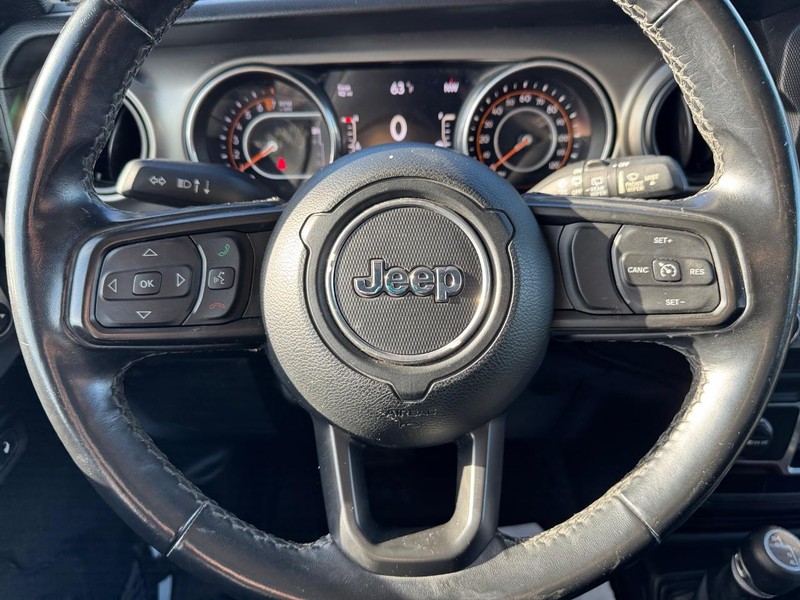Jeep Wrangler Vehicle Image 21