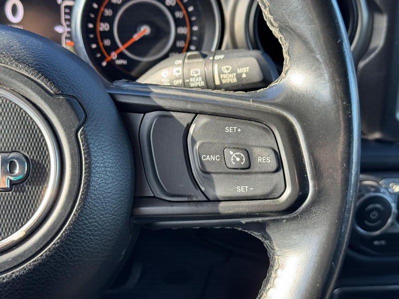 Jeep Wrangler Vehicle Image 23