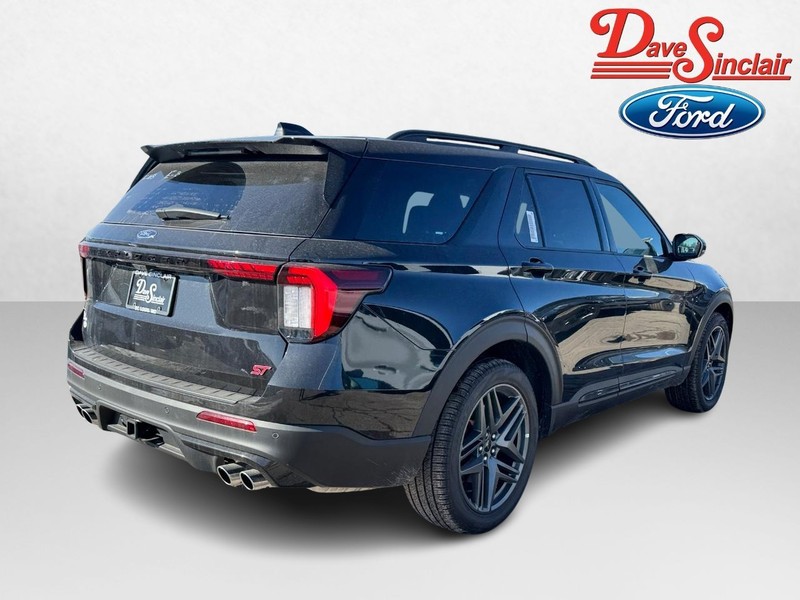 Ford Explorer Vehicle Image 07