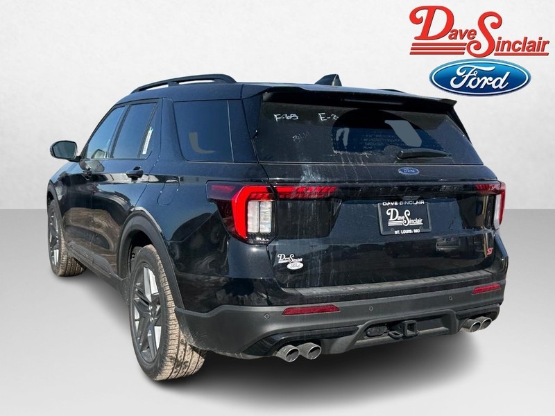 Ford Explorer Vehicle Image 09