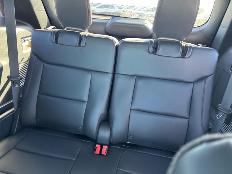 Ford Explorer Vehicle Image 15