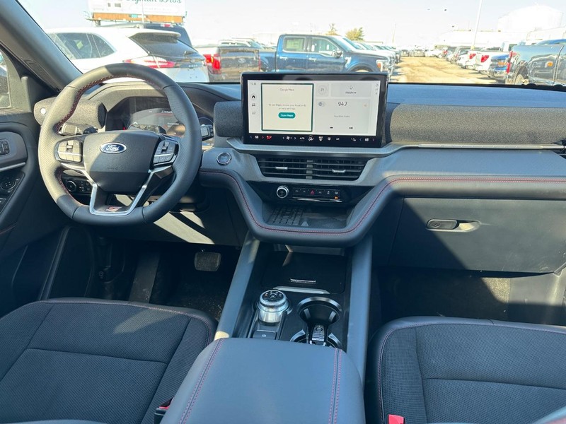 Ford Explorer Vehicle Image 17